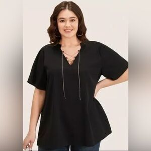 NWT 22/24 3X BloomChic Black Crisscross Notched Metal Decor Blouse